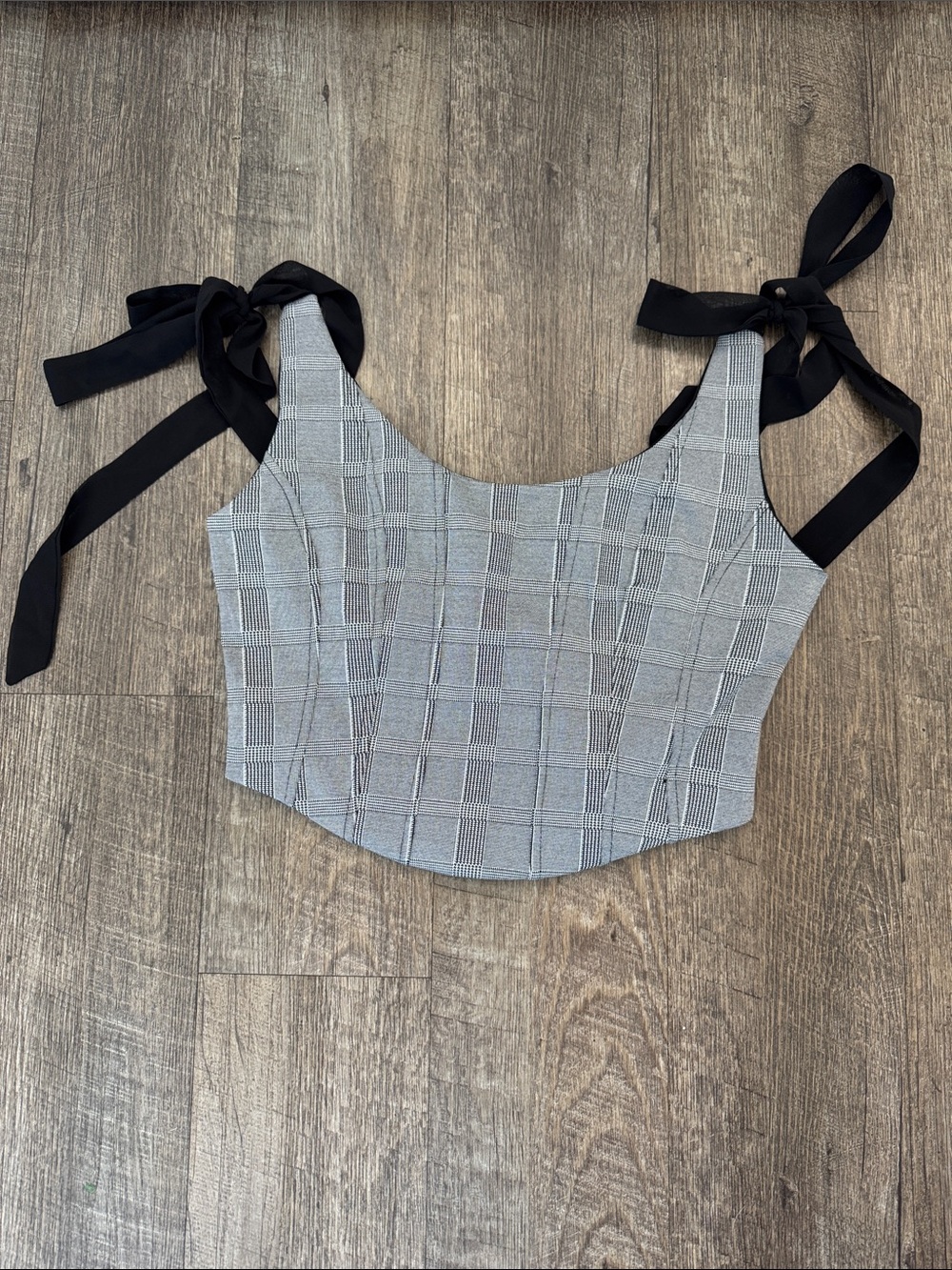 Lulu's Gray Plaid Tie-Shoulder Crop Top